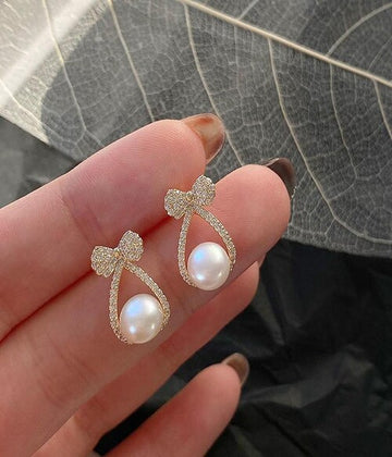 Bowknot White Pearl Stud Earring