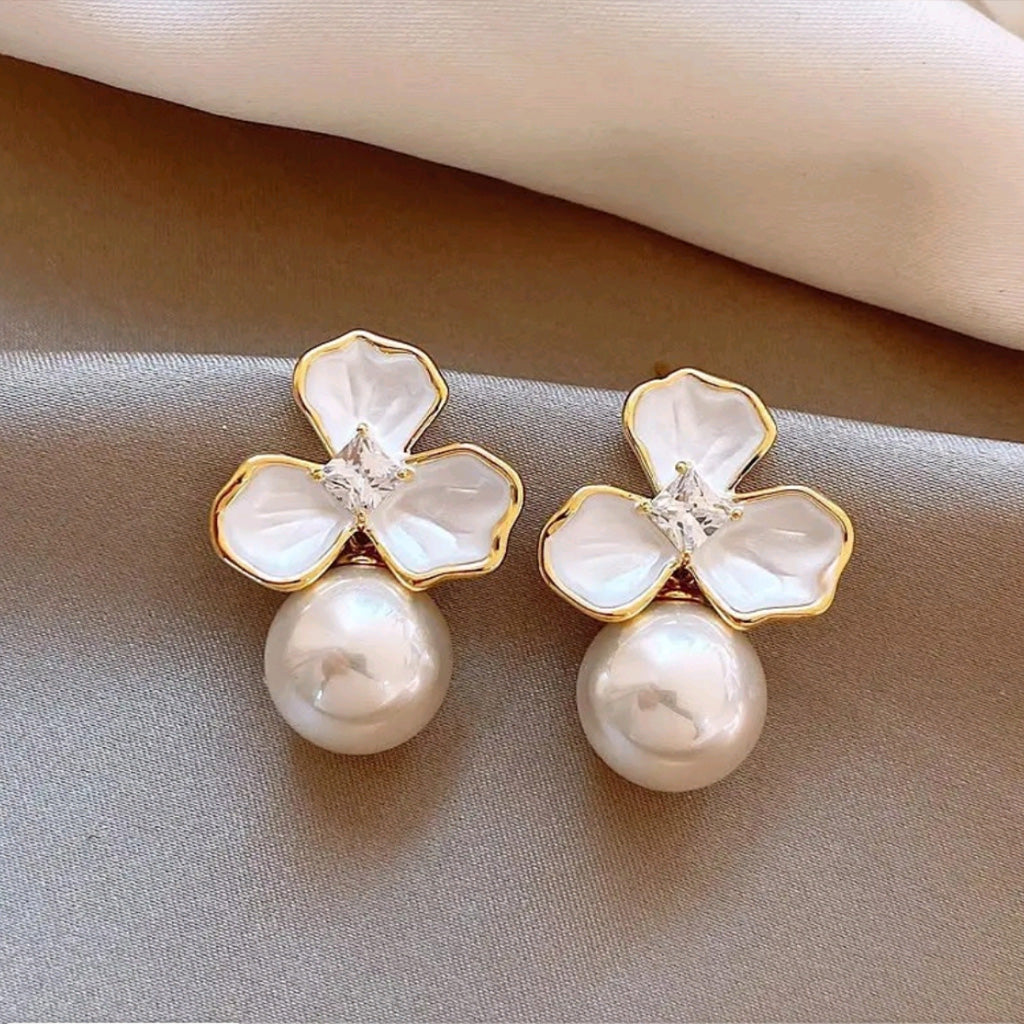 Three Leaf Flower Earrings with Pearl