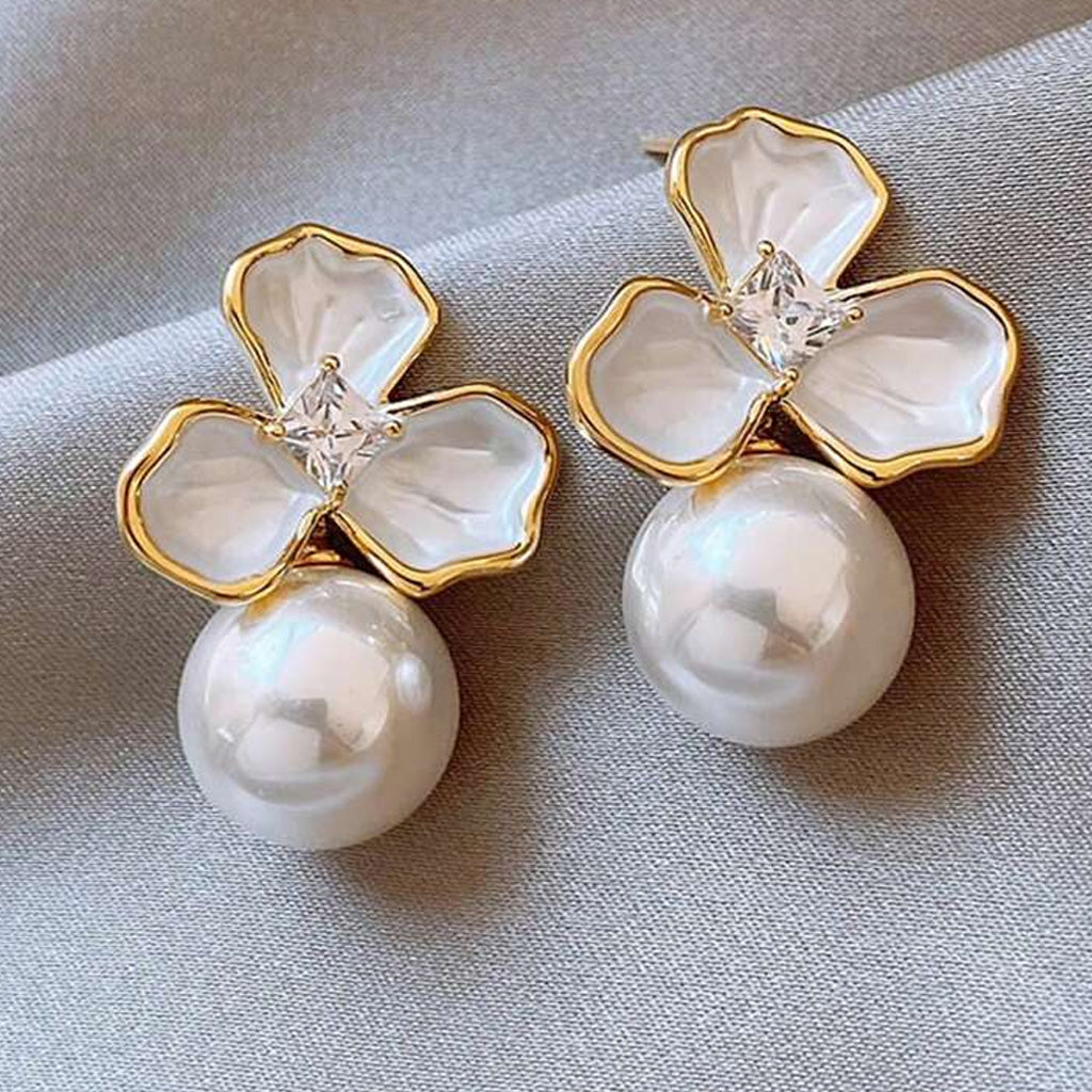 Three Leaf Flower Earrings with Pearl