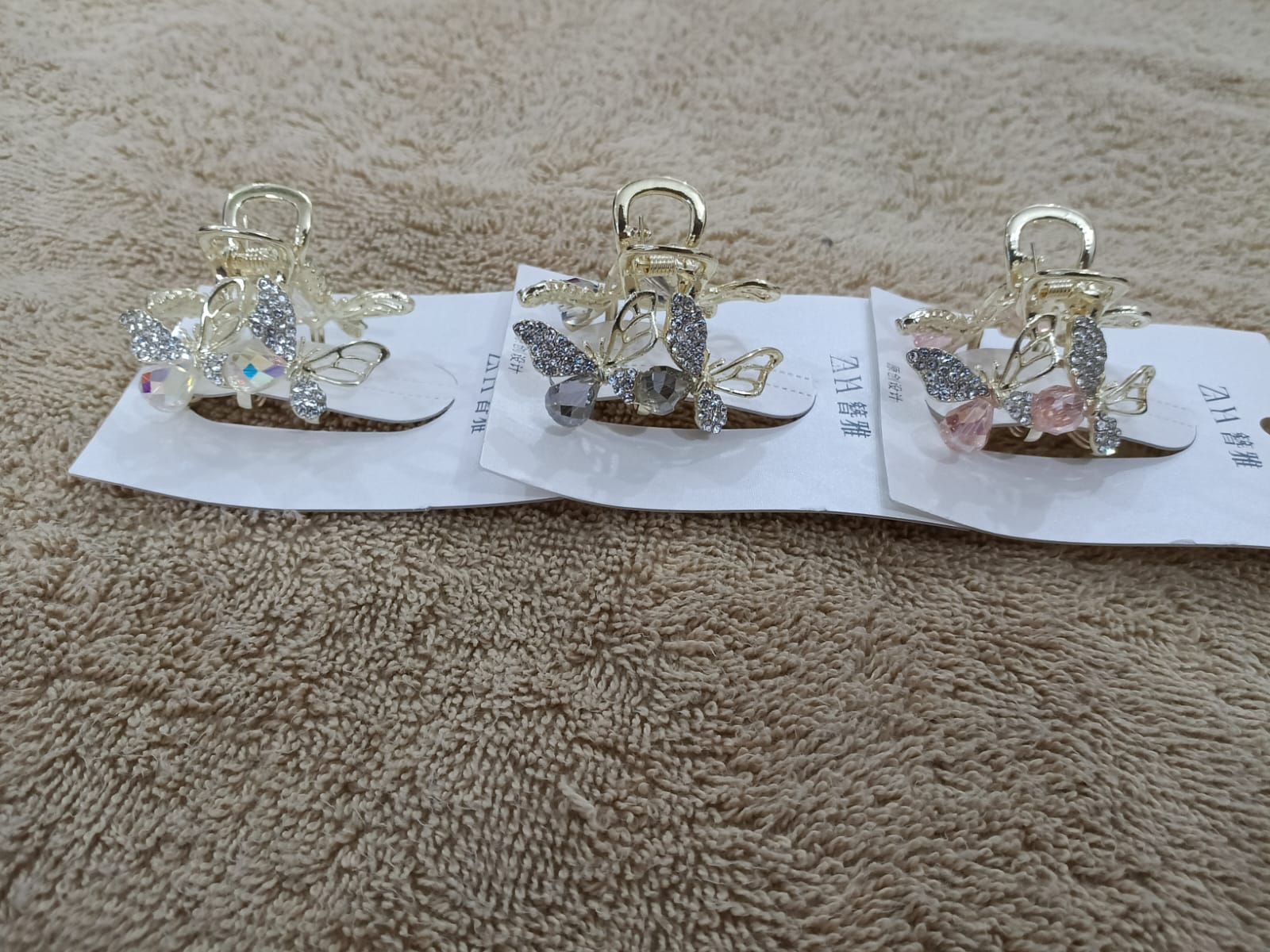 Steel Golden Zaya Ladies Hair Clutcher