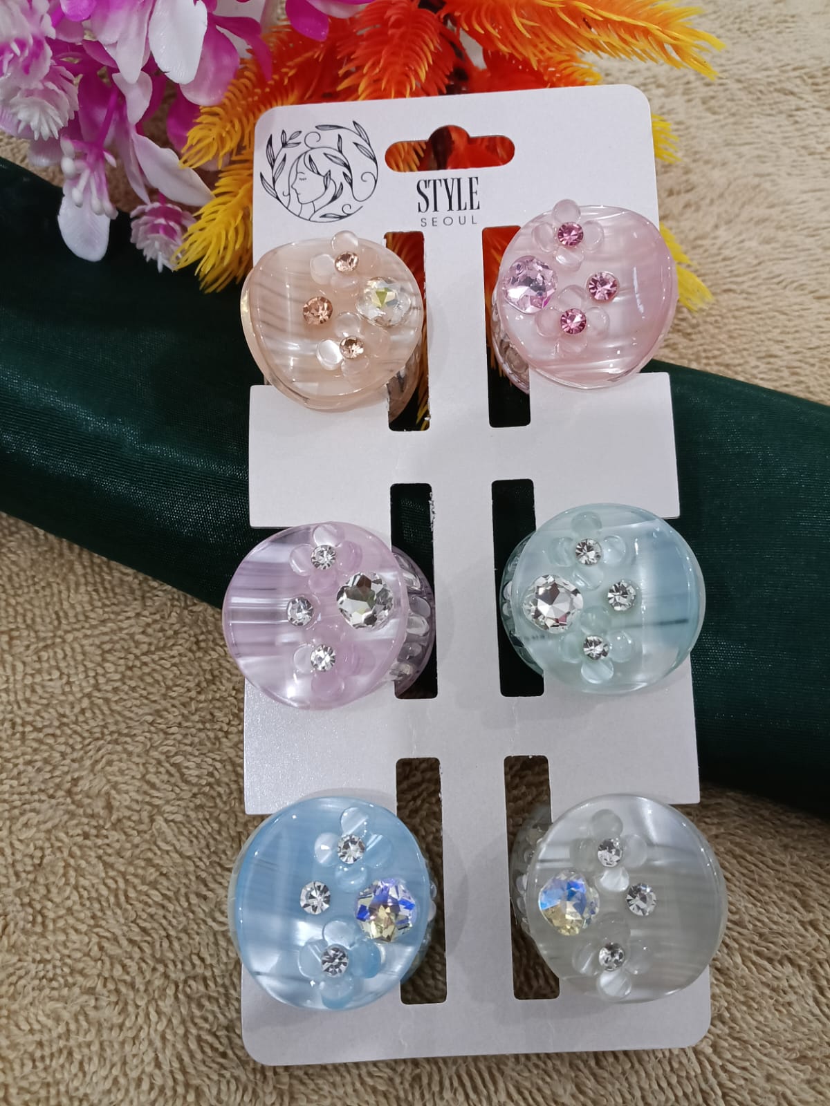 Plastic Color Fancy Hair Clutcherr