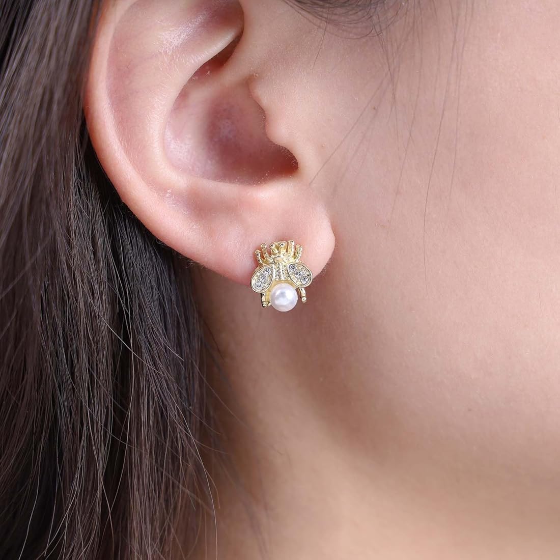 1Pair Honey Bee Pearl Stud Earrings