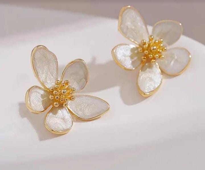 White and Gold Acrylic Flower Earrings