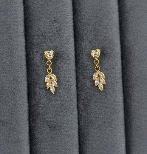 Anti Tarnish Dazzling Stone Studded Leaf
