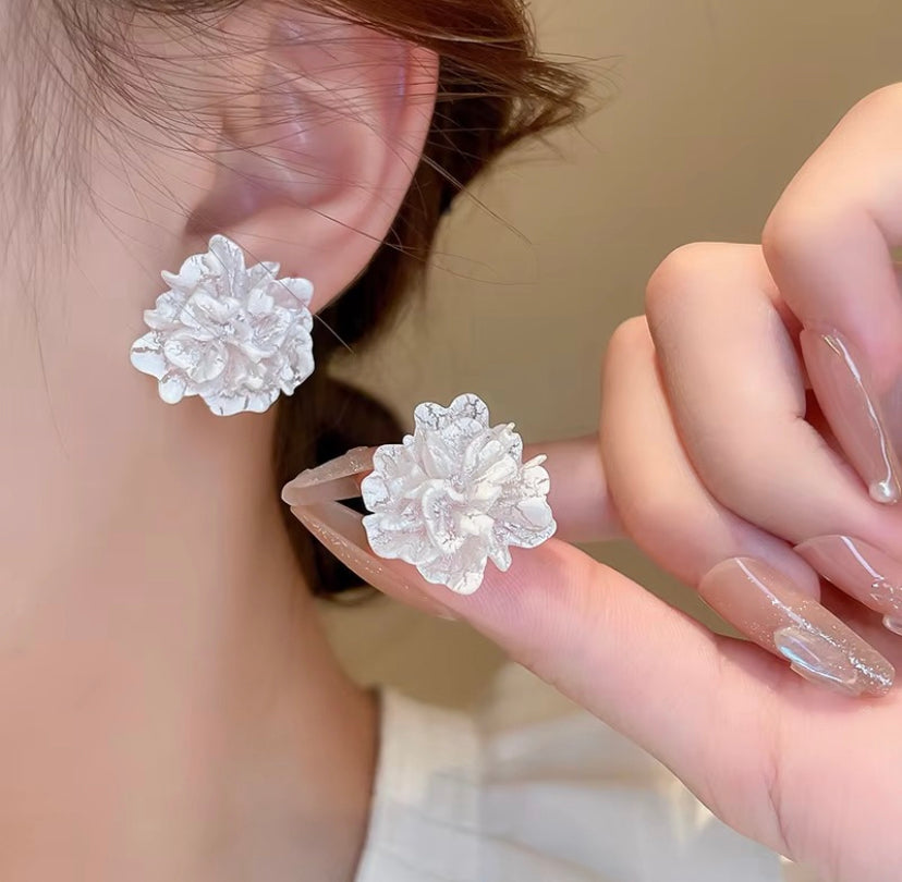 Textured Floral Stud Earrings