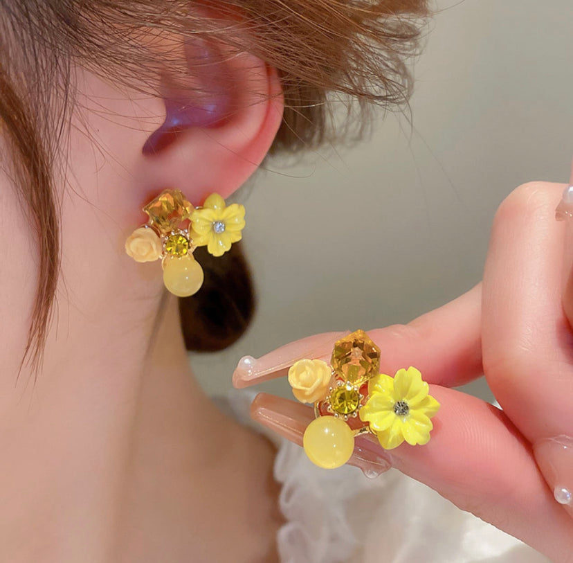 Trendy Floral Stud Earrings (1pcs)