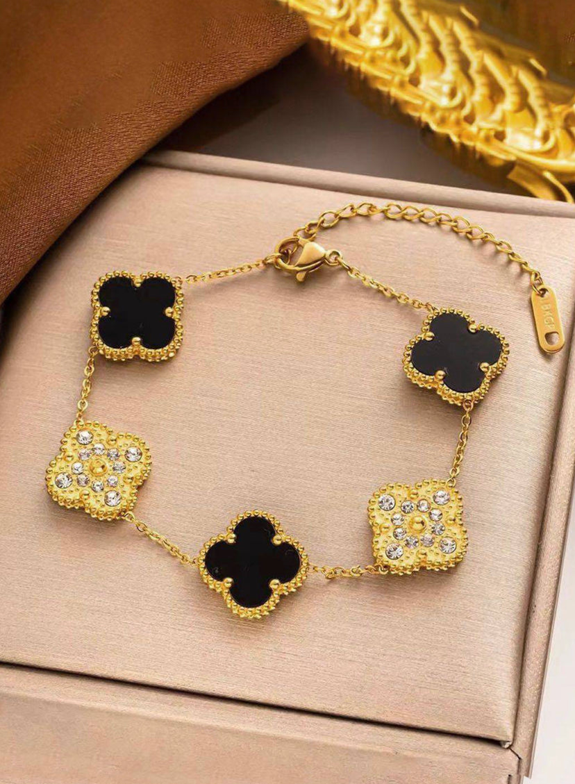 Black Four Leaf Clover Flowers Stone Bracelet