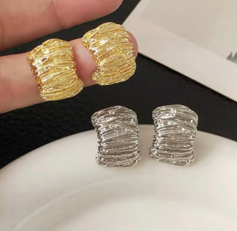 Exaggerated Chunky Wrinkled Stud Earrings