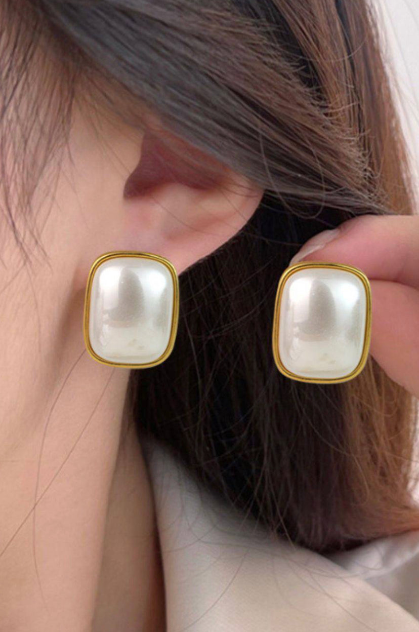 Classic Pearl Geometric Stud Earrings