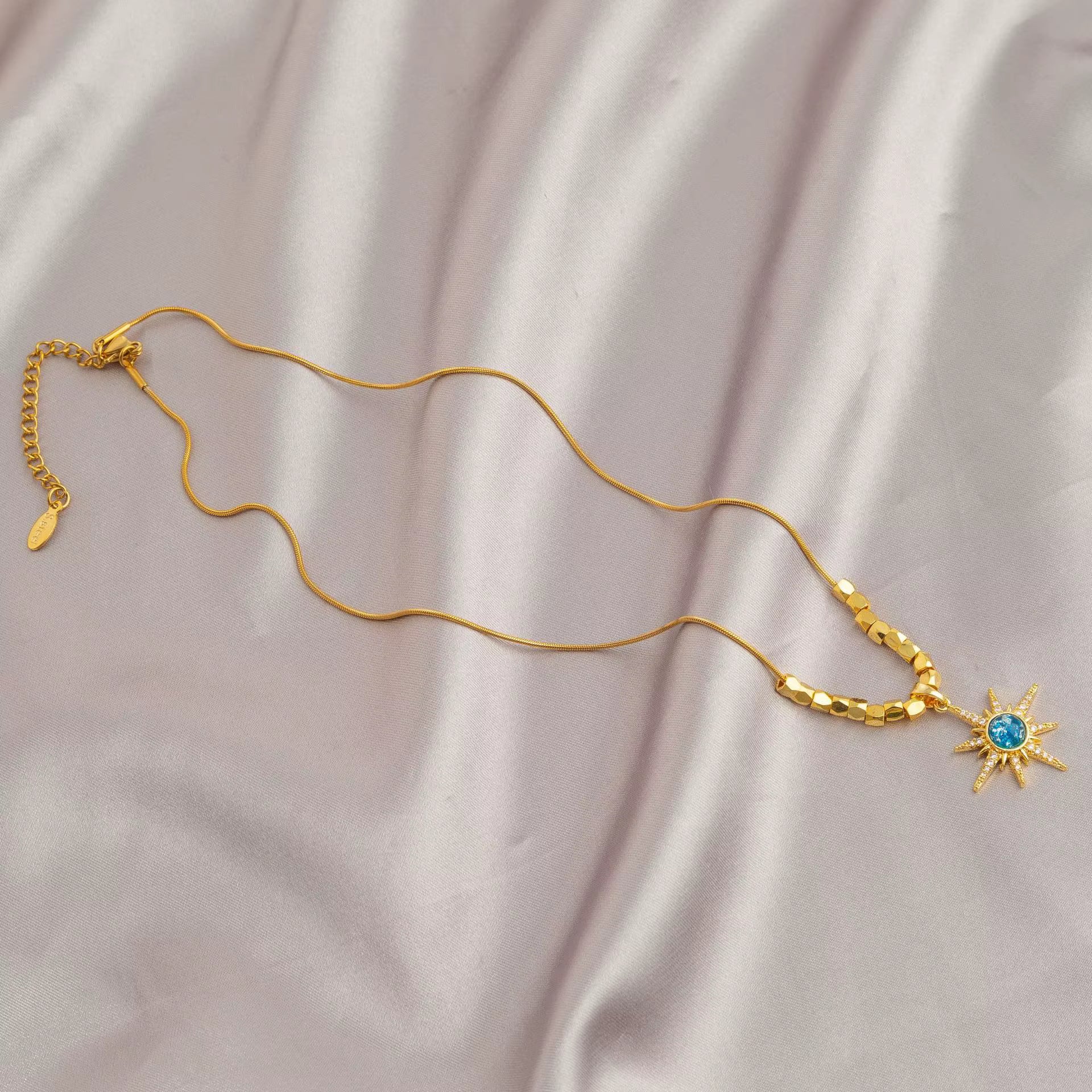 Magic Star Pendant Necklace for Wome