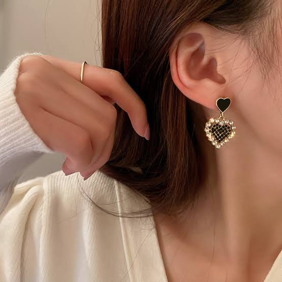 Dazzling Black Heart Drop Earrings