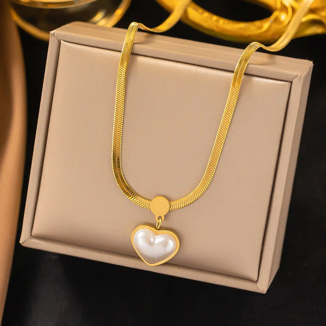 Pearl Heart Snake Chain Necklace