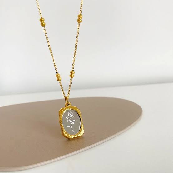 Magic Mirror Rose Beads Chain Necklace
