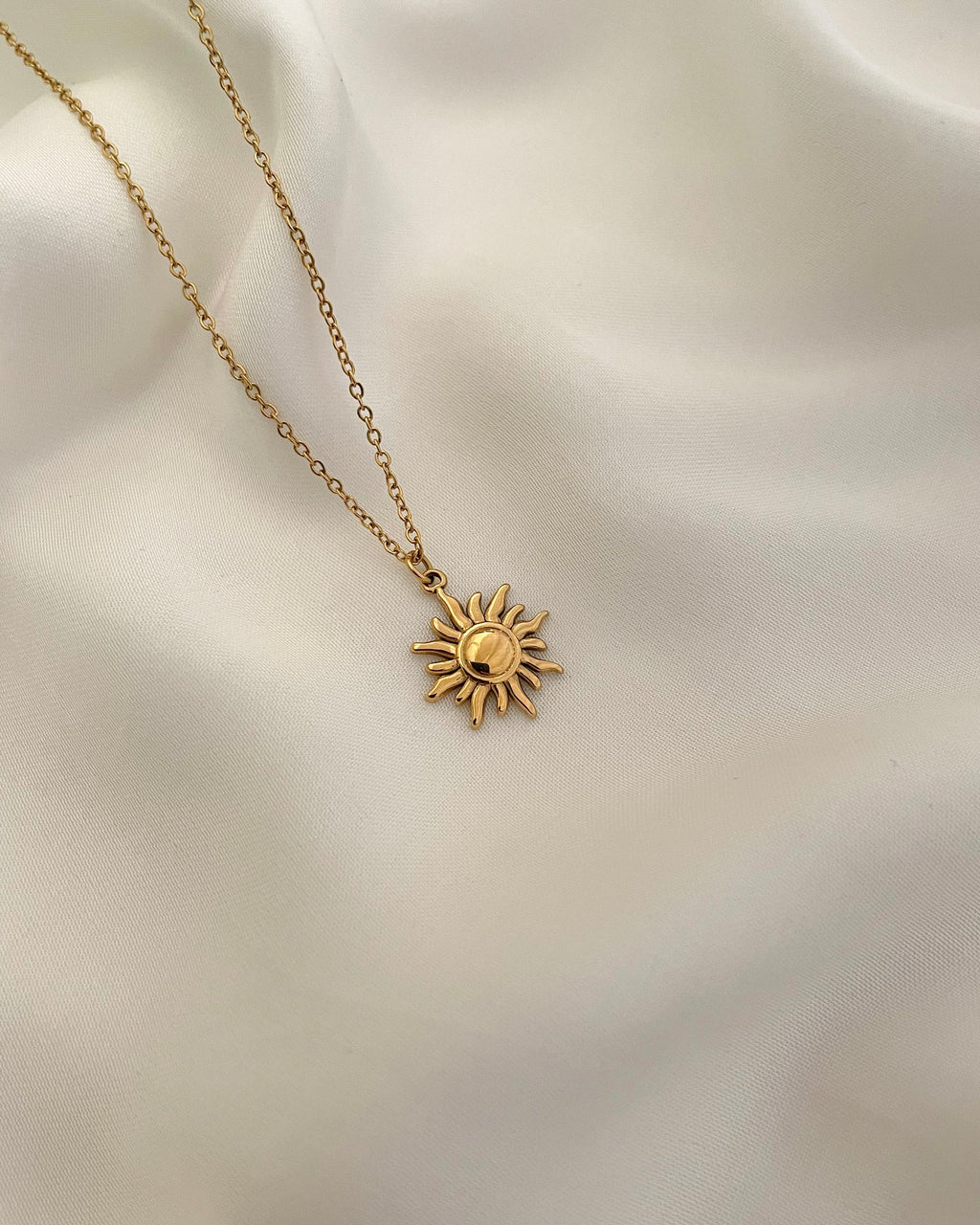 Glowing Sun Pendant Necklace