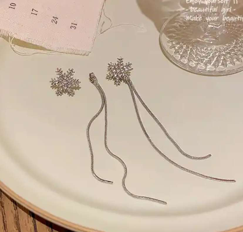 Snowflake Tassel Long Silver Earrings