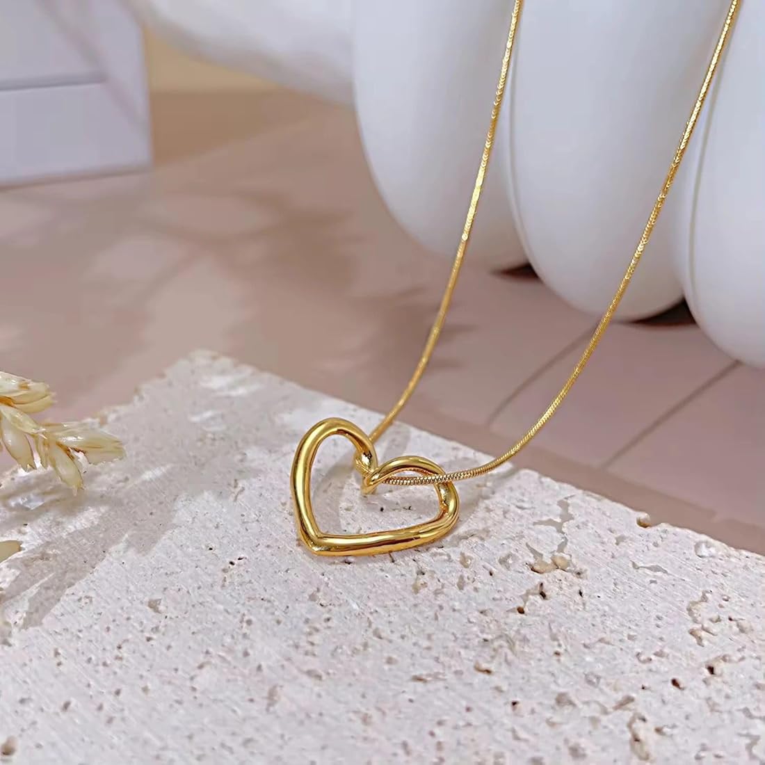 Trendy Hollow Heart Pendant Necklace