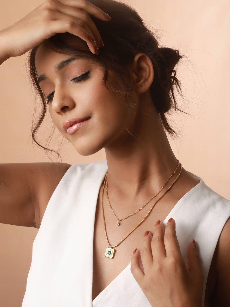 Double Layered Emerald Textured Square Pendant Necklace