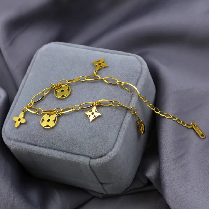 Lucky Flower Chain Golden Bracelet