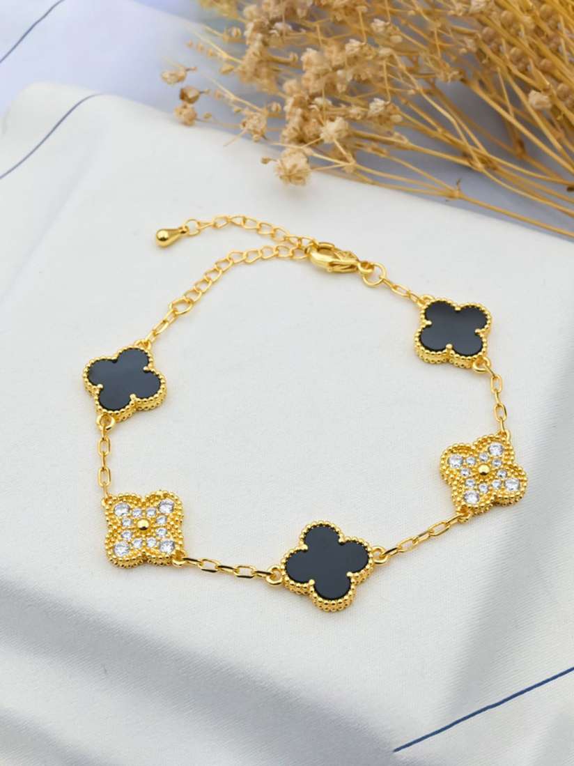 Black Four Leaf Clover Flowers Stone Bracelet