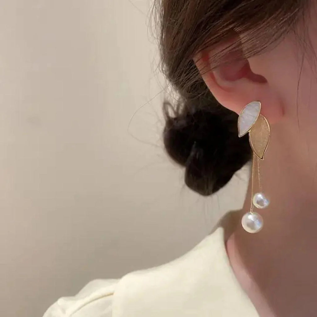 Leaf Tassel Long Pearl Earrings