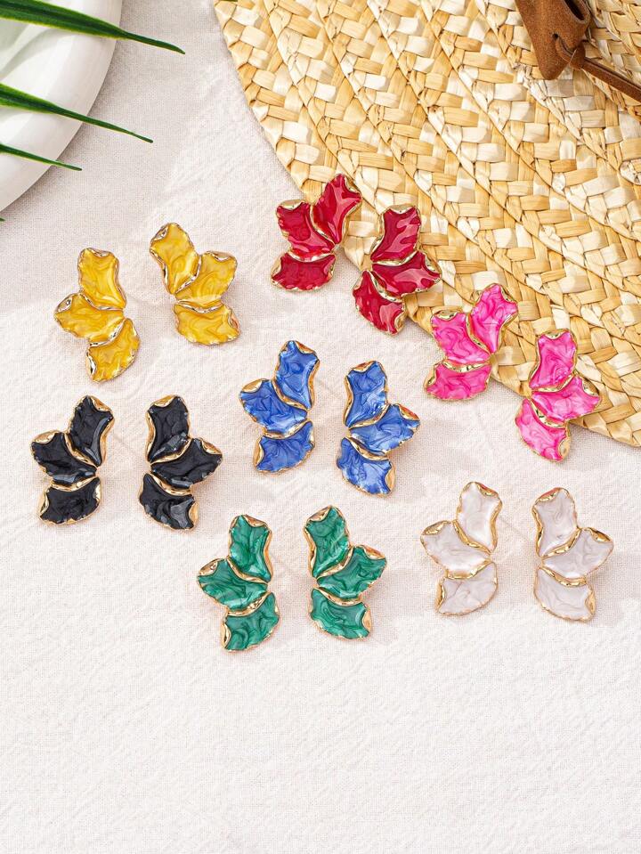 Maple Leaf Flower Stud Earrings (Random Color)