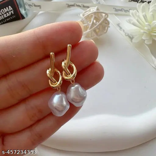 NEZE Pearl Knot Earrings