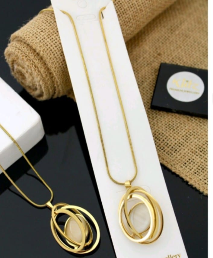 Wowen E Letter  Pendant With Chain