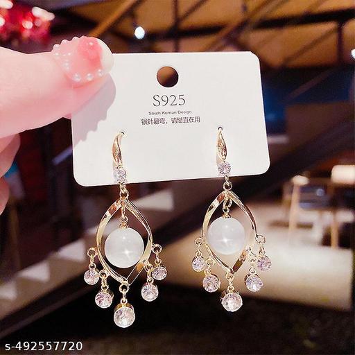 beautiful Korean trendy white pearl with stone