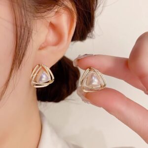 Trendy Triangular Pearl Stud Earrings with Crystal Borde